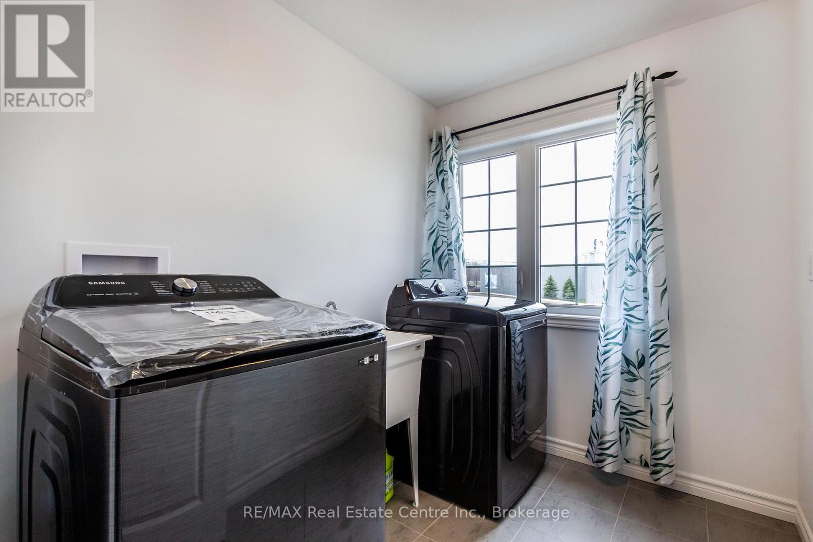 1 - 1 West Mill Street, North Dumfries, Ontario  N0B 1E0 - Photo 33 - X12958064