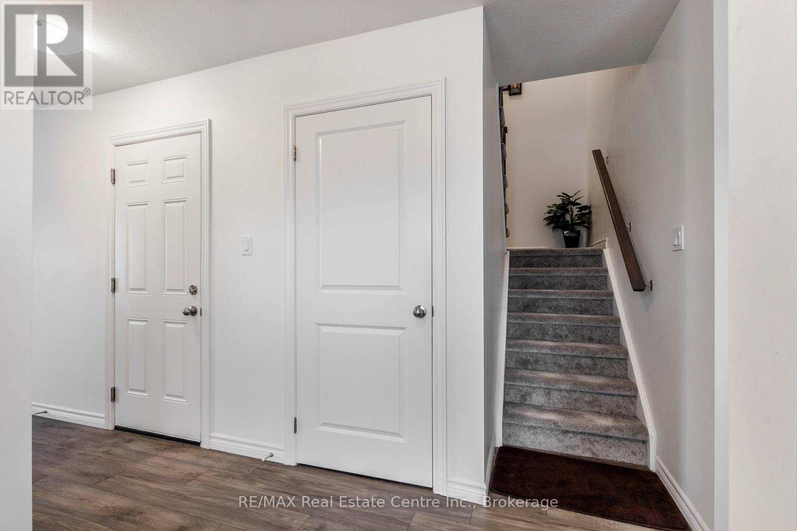 1 - 1 West Mill Street, North Dumfries, Ontario  N0B 1E0 - Photo 7 - X12958064