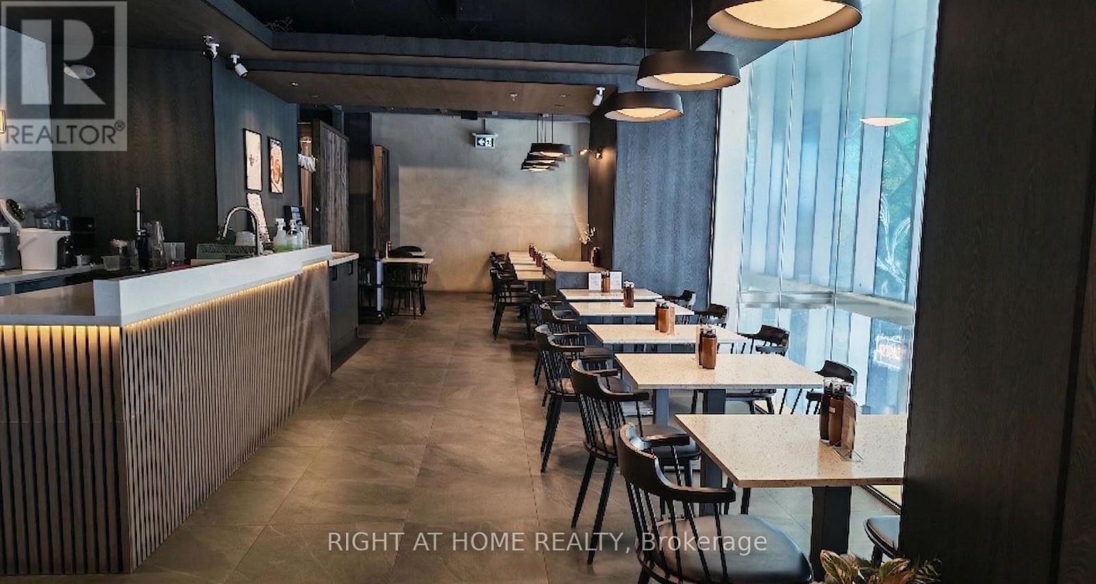 Upper - 6 Eglinton Avenue E, Toronto, Ontario  M4P 1A6 - Photo 2 - C13015464