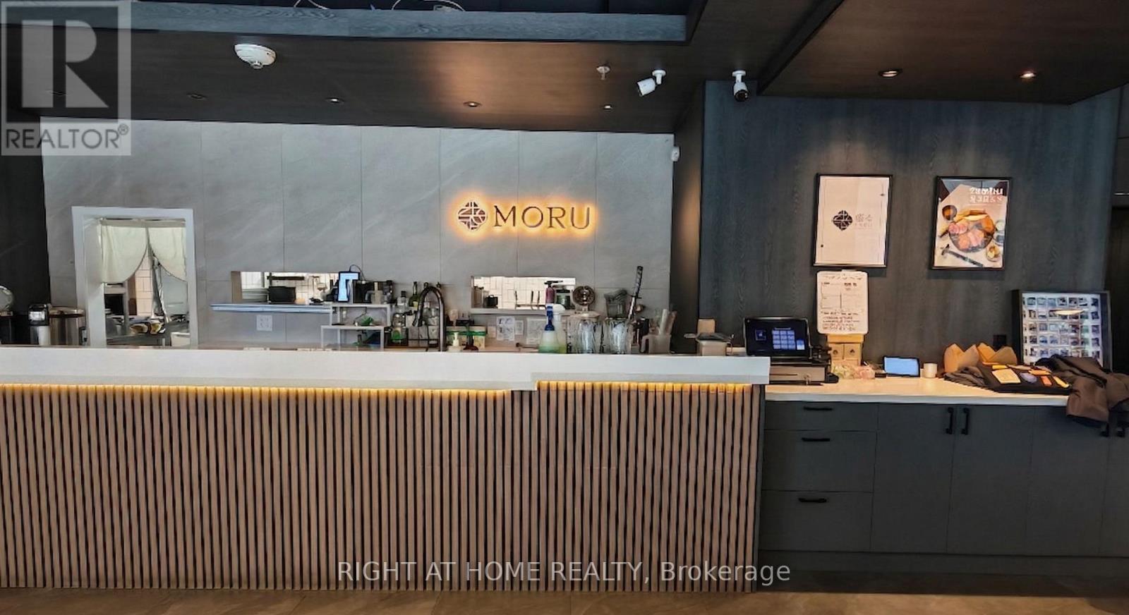 Upper - 6 Eglinton Avenue E, Toronto, Ontario  M4P 1A6 - Photo 5 - C13015464