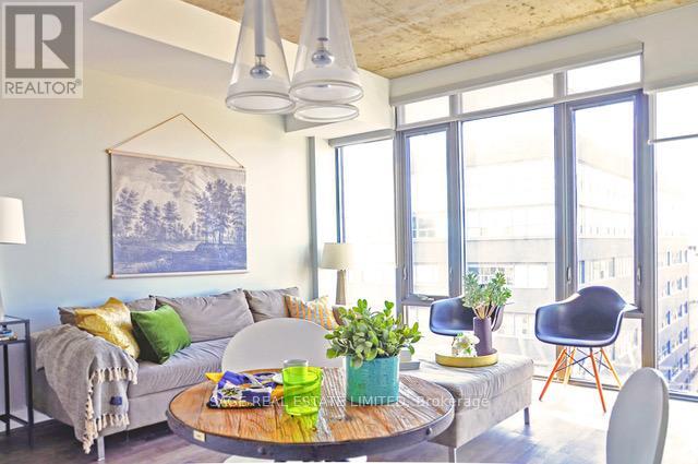 1406 - 95 BATHURST STREET, Toronto, Ontario