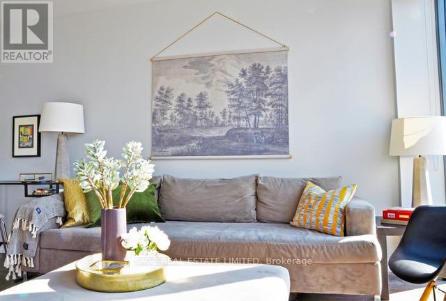 1406 - 95 Bathurst Street, Toronto (Waterfront Communities), Ontario  M5V 0H7 - Photo 2 - C13015486