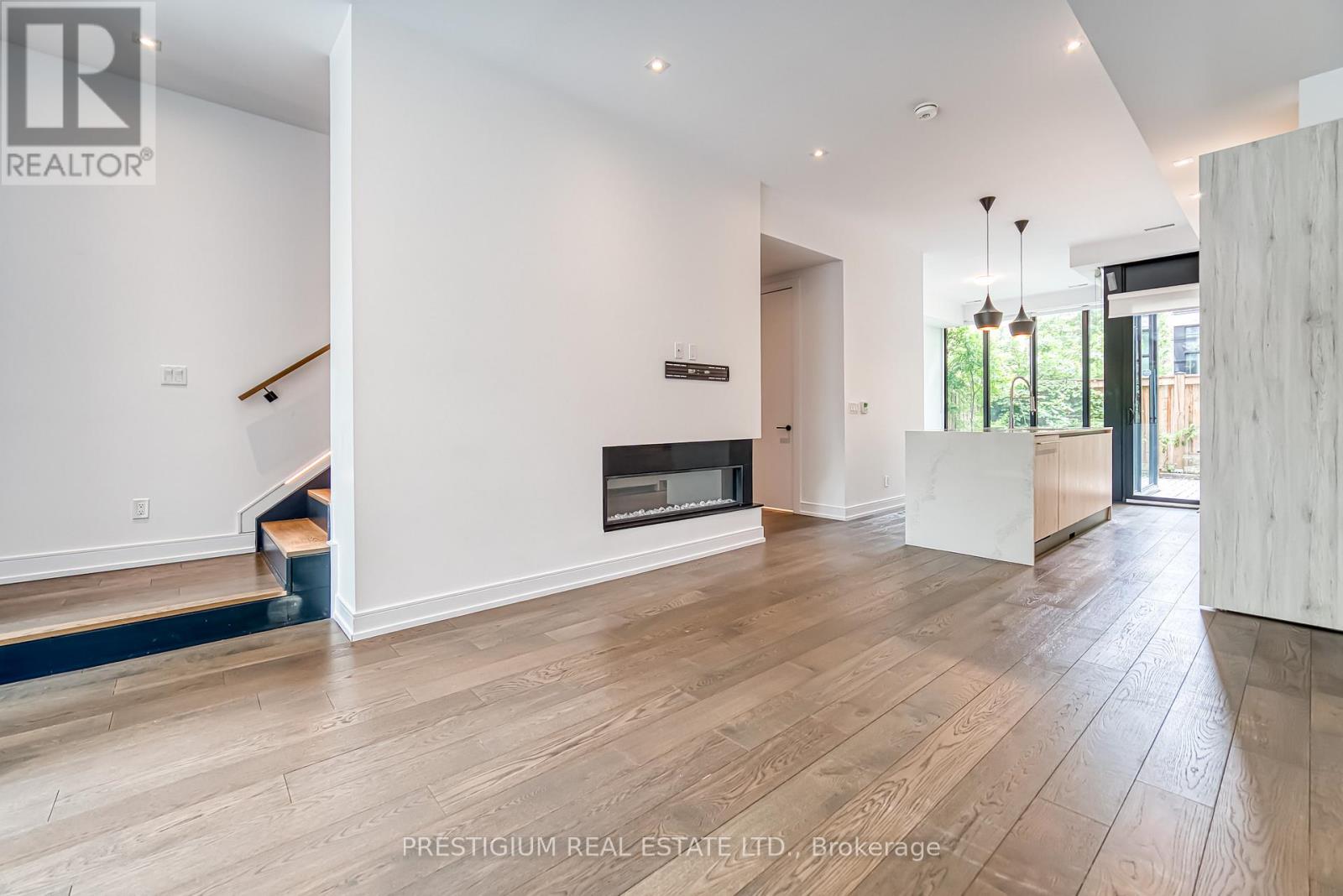 117 Roselawn Avenue, Toronto, Ontario  M4R 1E7 - Photo 6 - C13015488