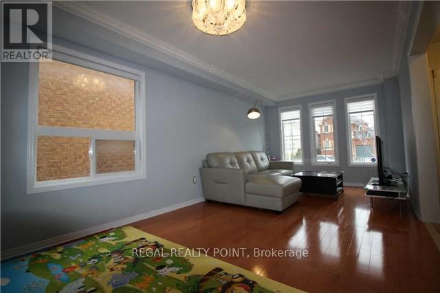 202 Red Maple Road, Richmond Hill, Ontario  L4B 4S8 - Photo 4 - N13015468