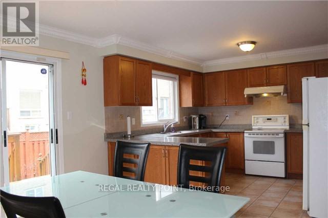 202 Red Maple Road, Richmond Hill, Ontario  L4B 4S8 - Photo 6 - N13015468