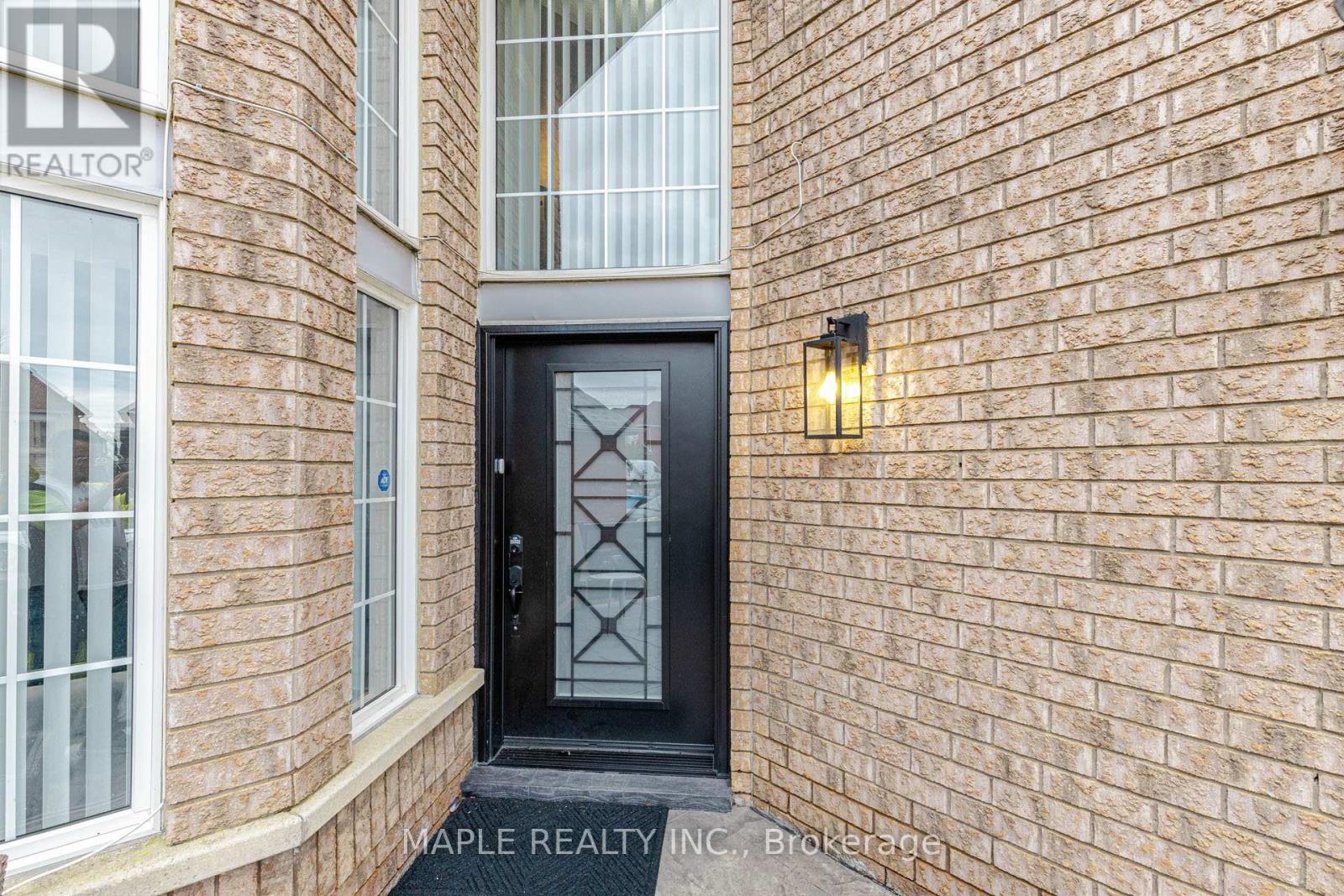 22 Squirreltail Way, Brampton, Ontario  L6R 1X4 - Photo 5 - W13015506