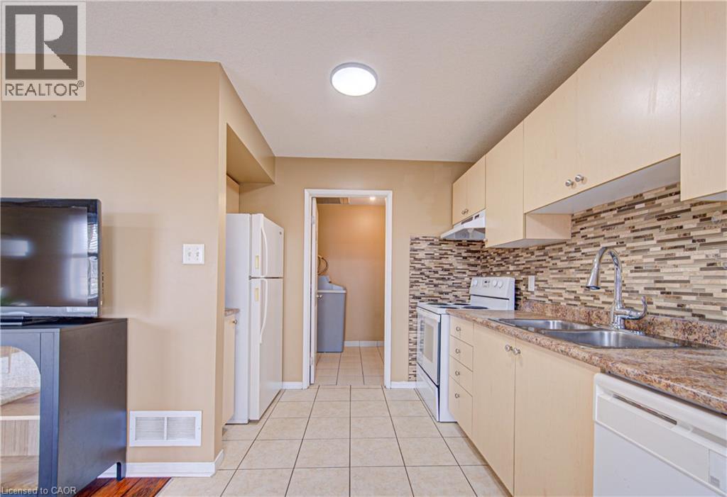 12 Holborn Drive Unit# A8, Kitchener, Ontario  N2A 0A4 - Photo 15 - 40810515