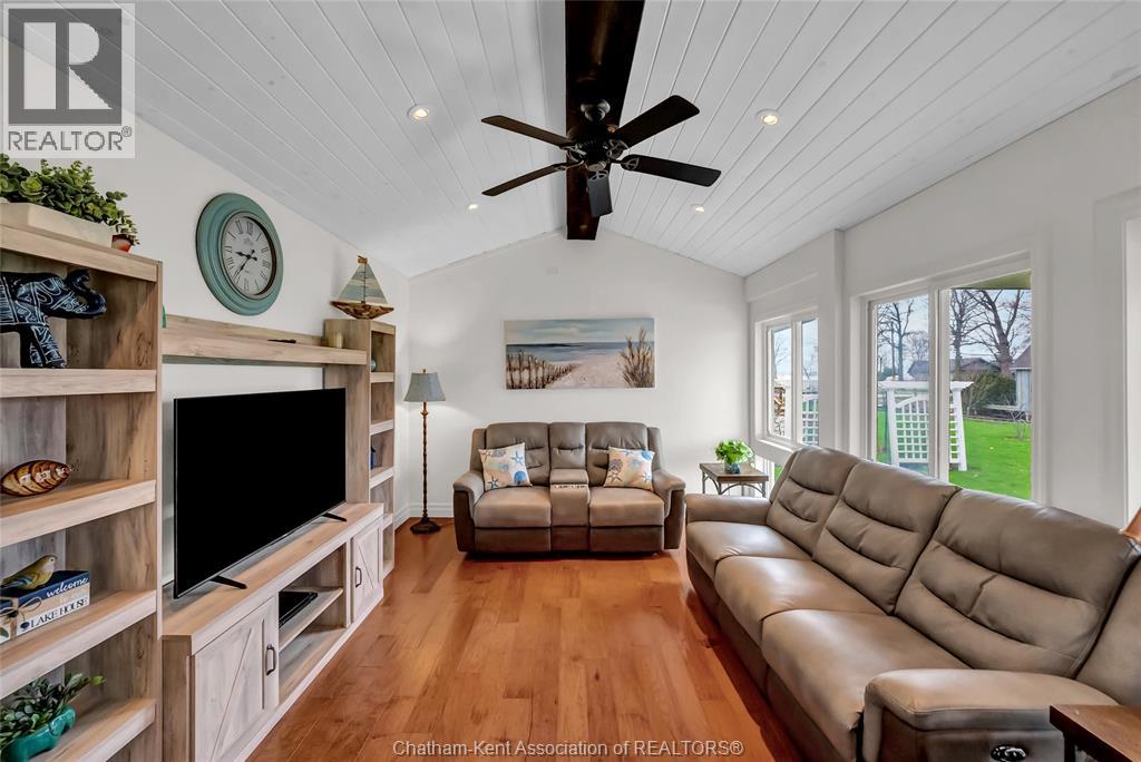 18334 Marine Park Drive, Rondeau Bay Estates, Ontario  N0P 1X0 - Photo 17 - 26007645