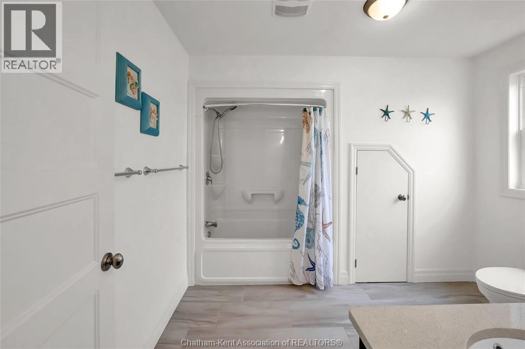 18334 Marine Park Drive, Rondeau Bay Estates, Ontario  N0P 1X0 - Photo 38 - 26007645