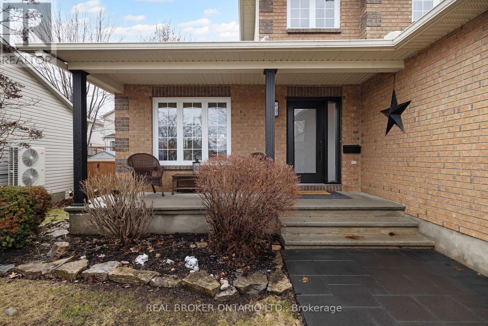 527 Joseph Street, Carleton Place, Ontario  K7C 4T9 - Photo 2 - X13015536