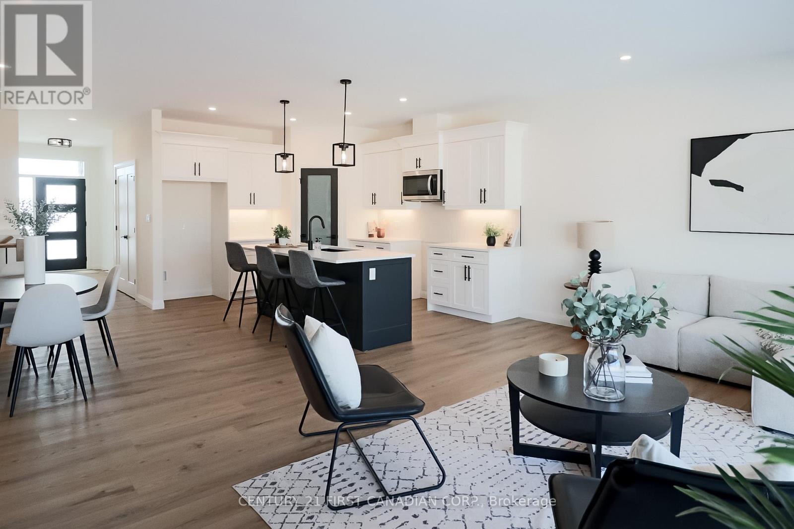 Photo 13 of 41 for 10 - 32 Postma Crescent