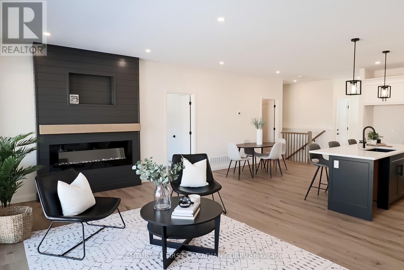 Photo 14 of 41 for 10 - 32 Postma Crescent