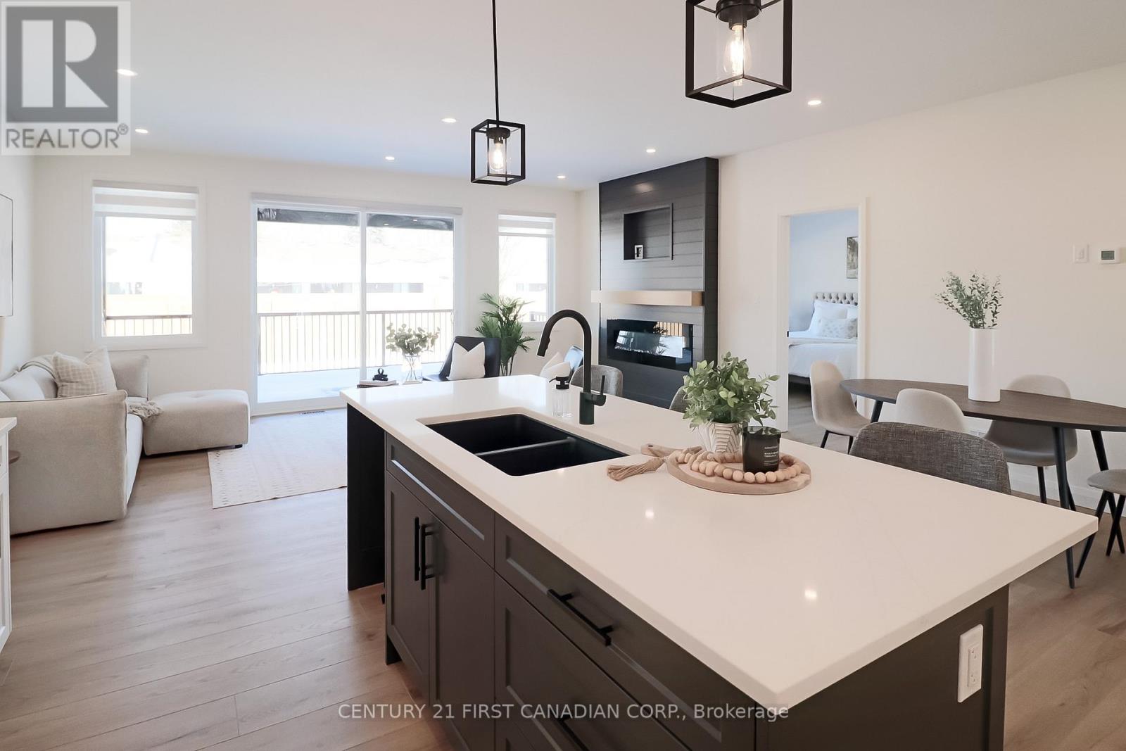 Photo 15 of 41 for 10 - 32 Postma Crescent