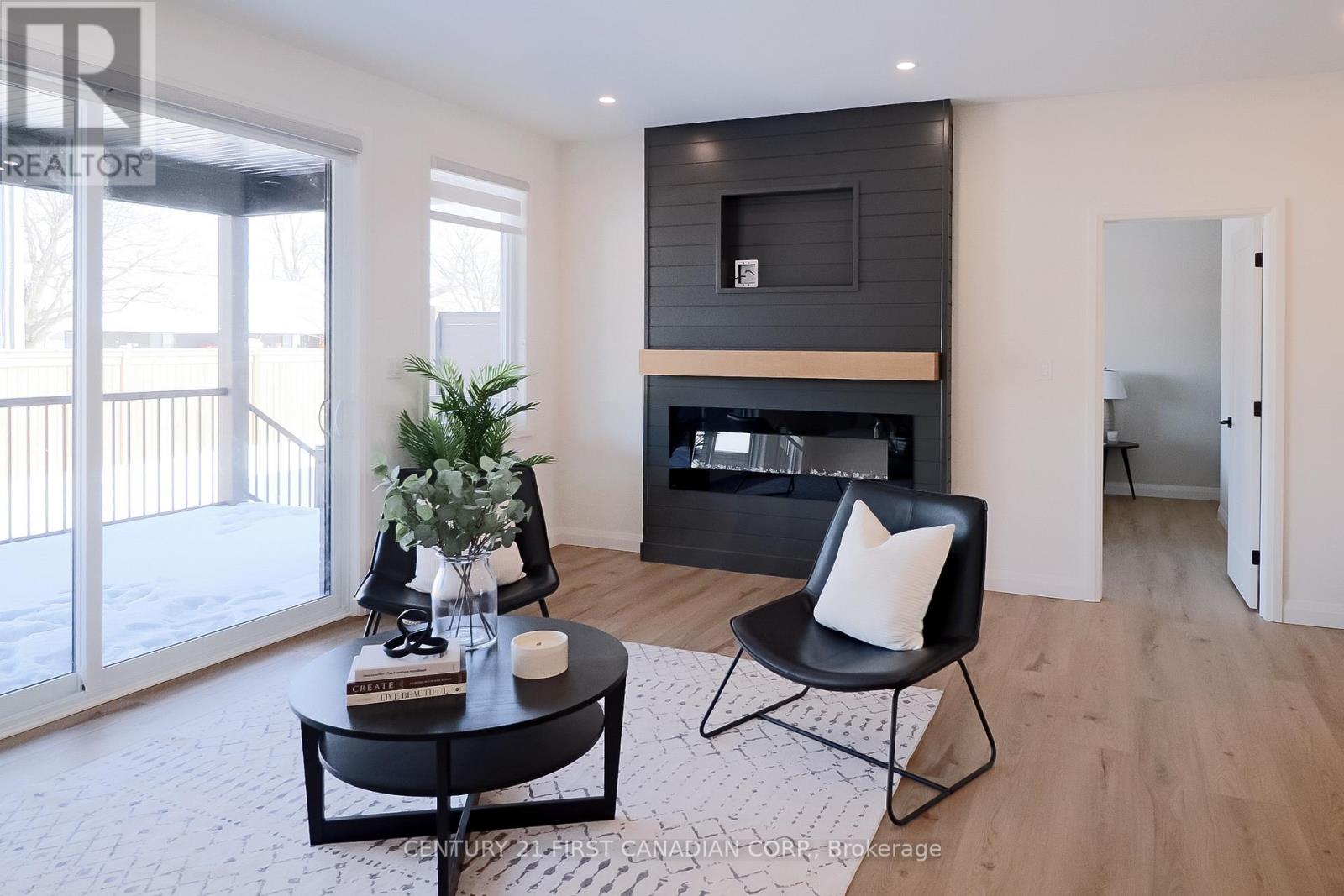 Photo 21 of 41 for 10 - 32 Postma Crescent