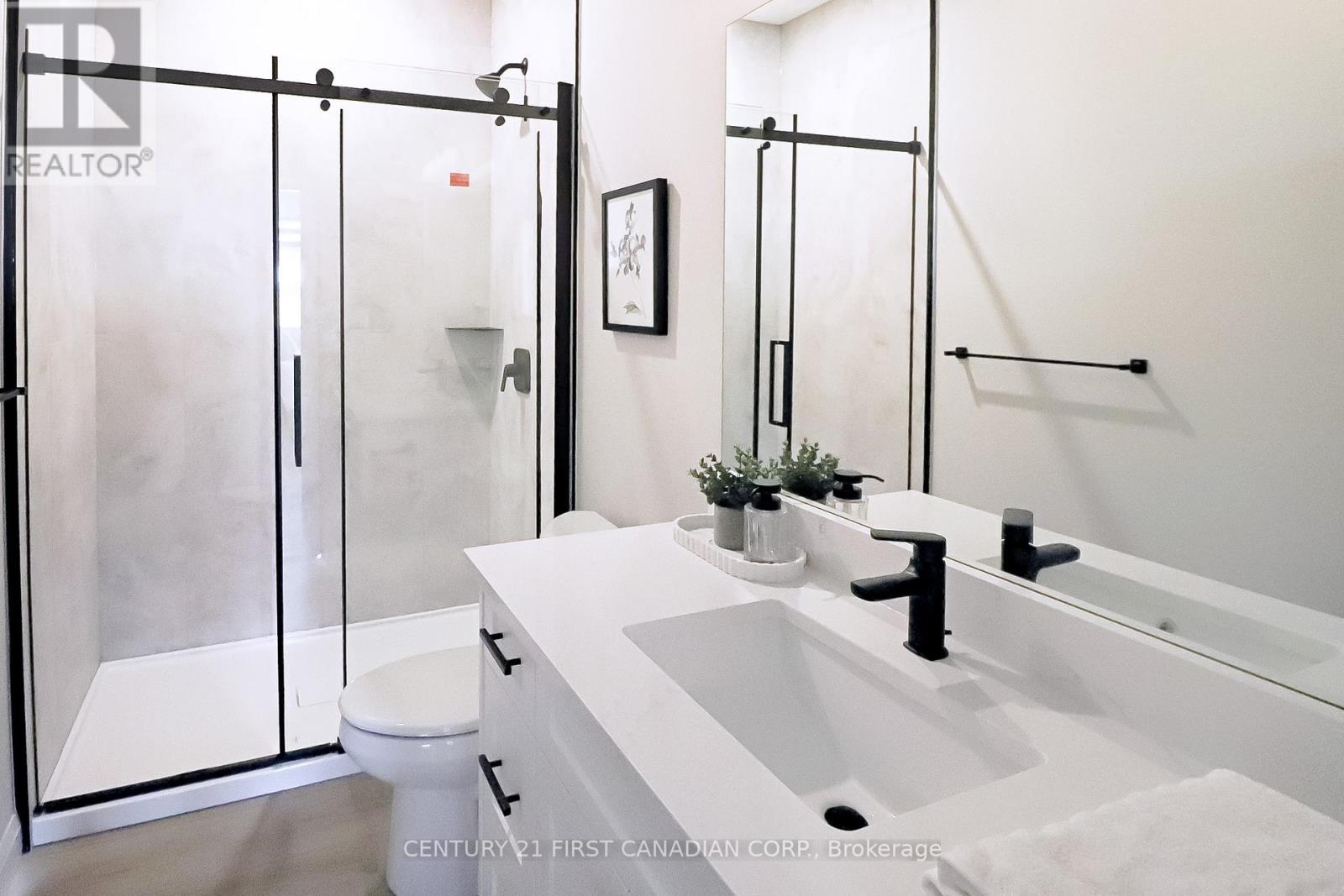 Photo 28 of 41 for 10 - 32 Postma Crescent