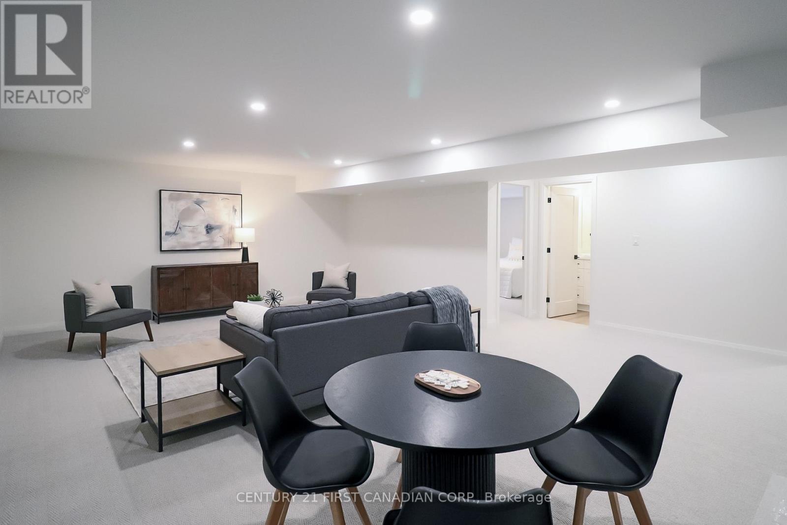 Photo 33 of 41 for 10 - 32 Postma Crescent