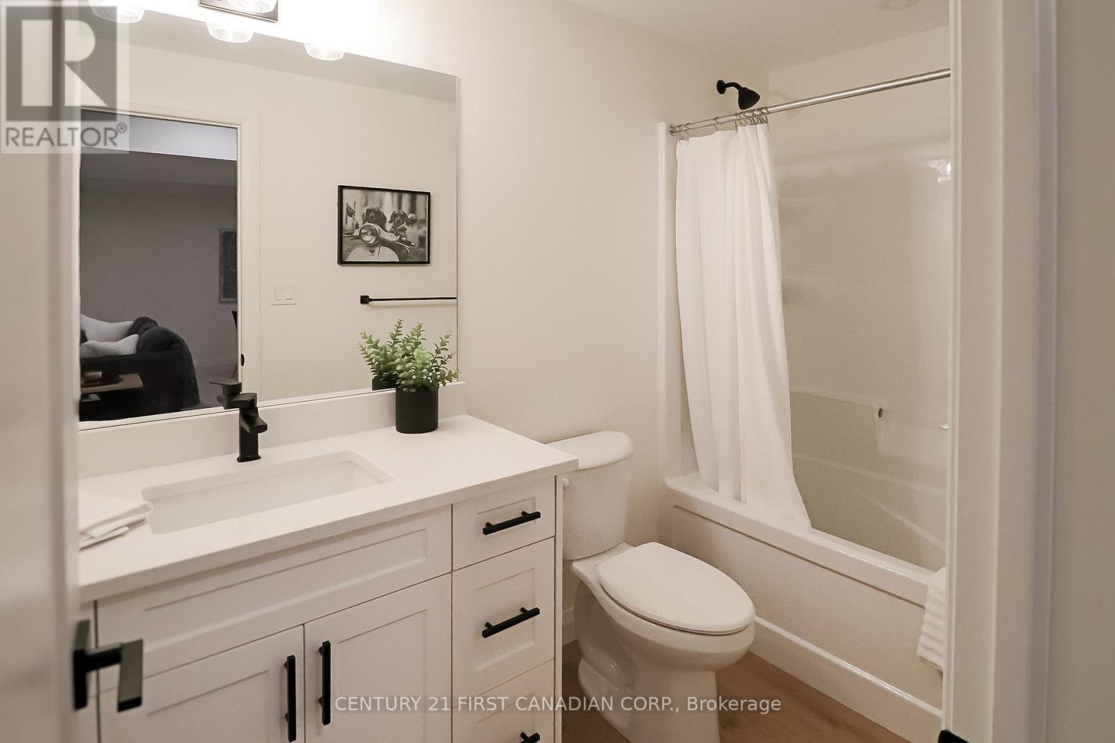 Photo 38 of 41 for 10 - 32 Postma Crescent