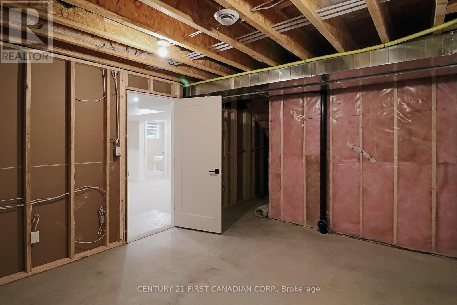 Photo 40 of 41 for 10 - 32 Postma Crescent