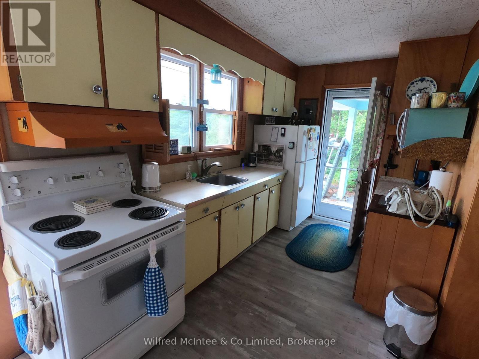 47 Sog Je Wa Sa Drive, Native Leased Lands, Ontario  N0H 2G0 - Photo 20 - X13015540