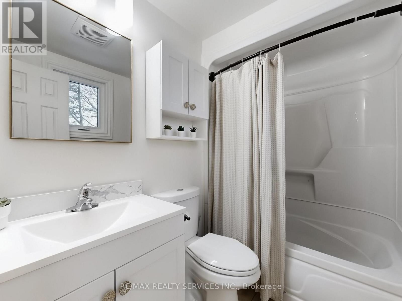 30 Haley Court, Brampton, Ontario  L6S 1N6 - Photo 16 - W12800652