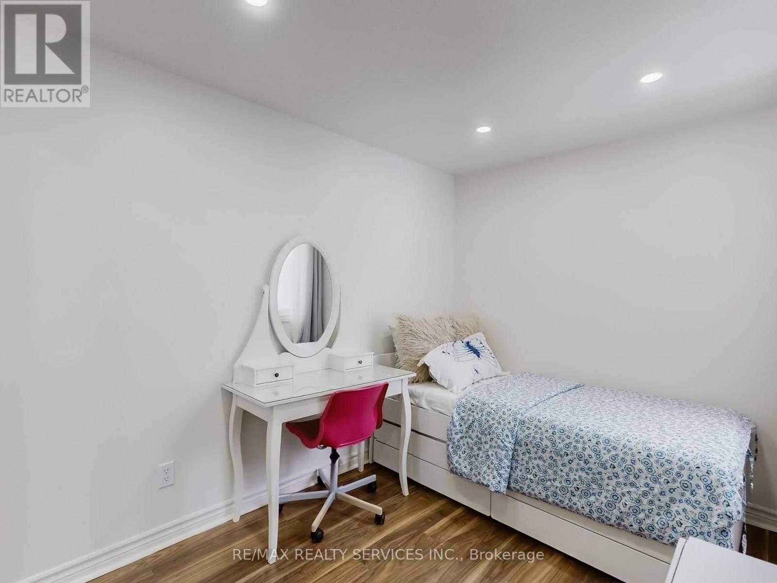 30 Haley Court, Brampton, Ontario  L6S 1N6 - Photo 20 - W12800652