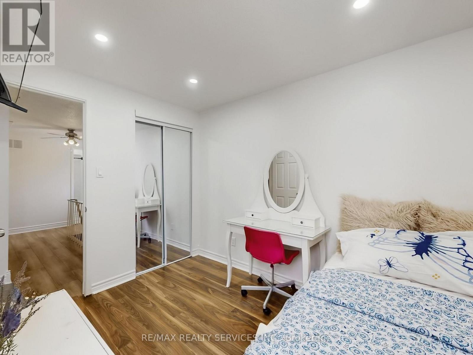 30 Haley Court, Brampton, Ontario  L6S 1N6 - Photo 21 - W12800652