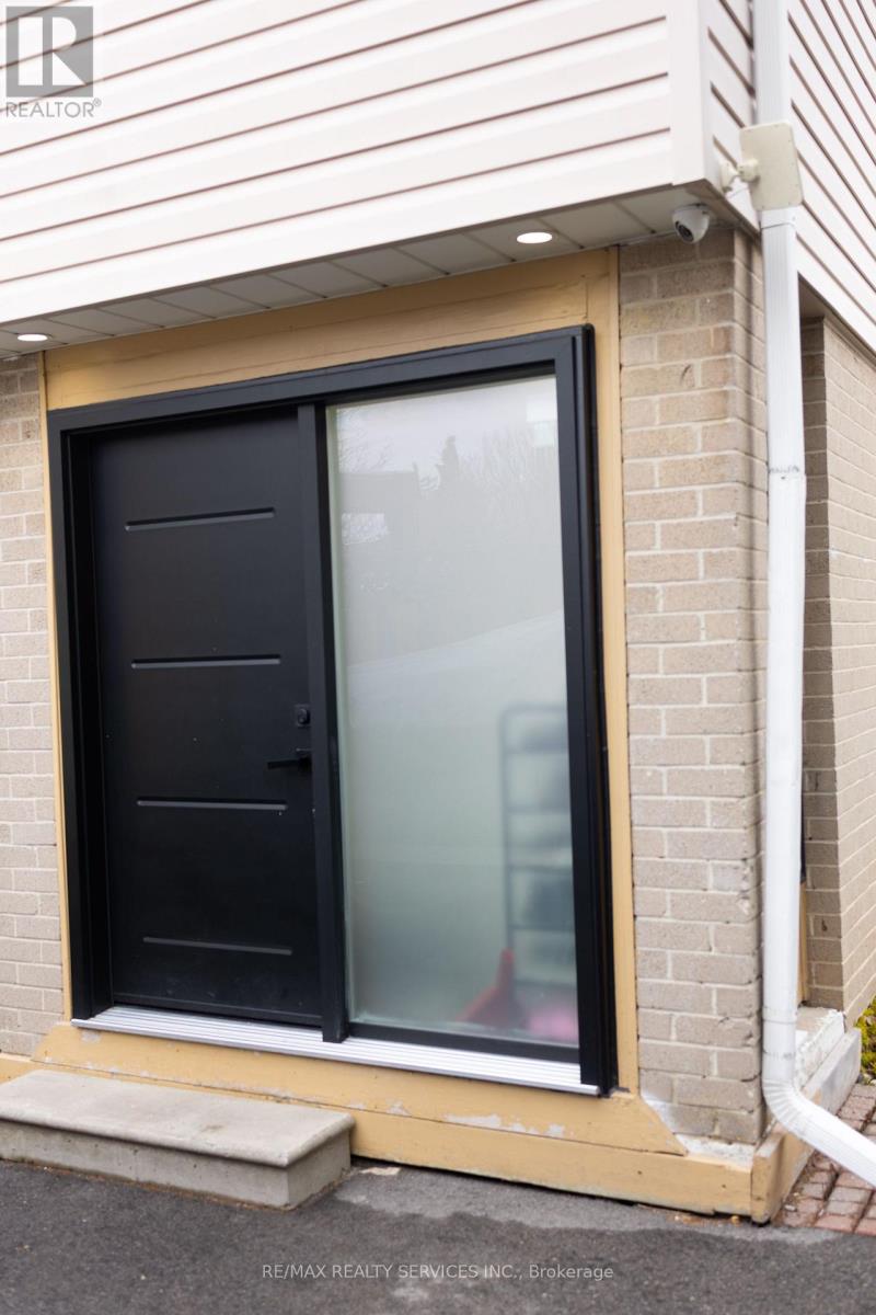 30 Haley Court, Brampton, Ontario  L6S 1N6 - Photo 32 - W12800652