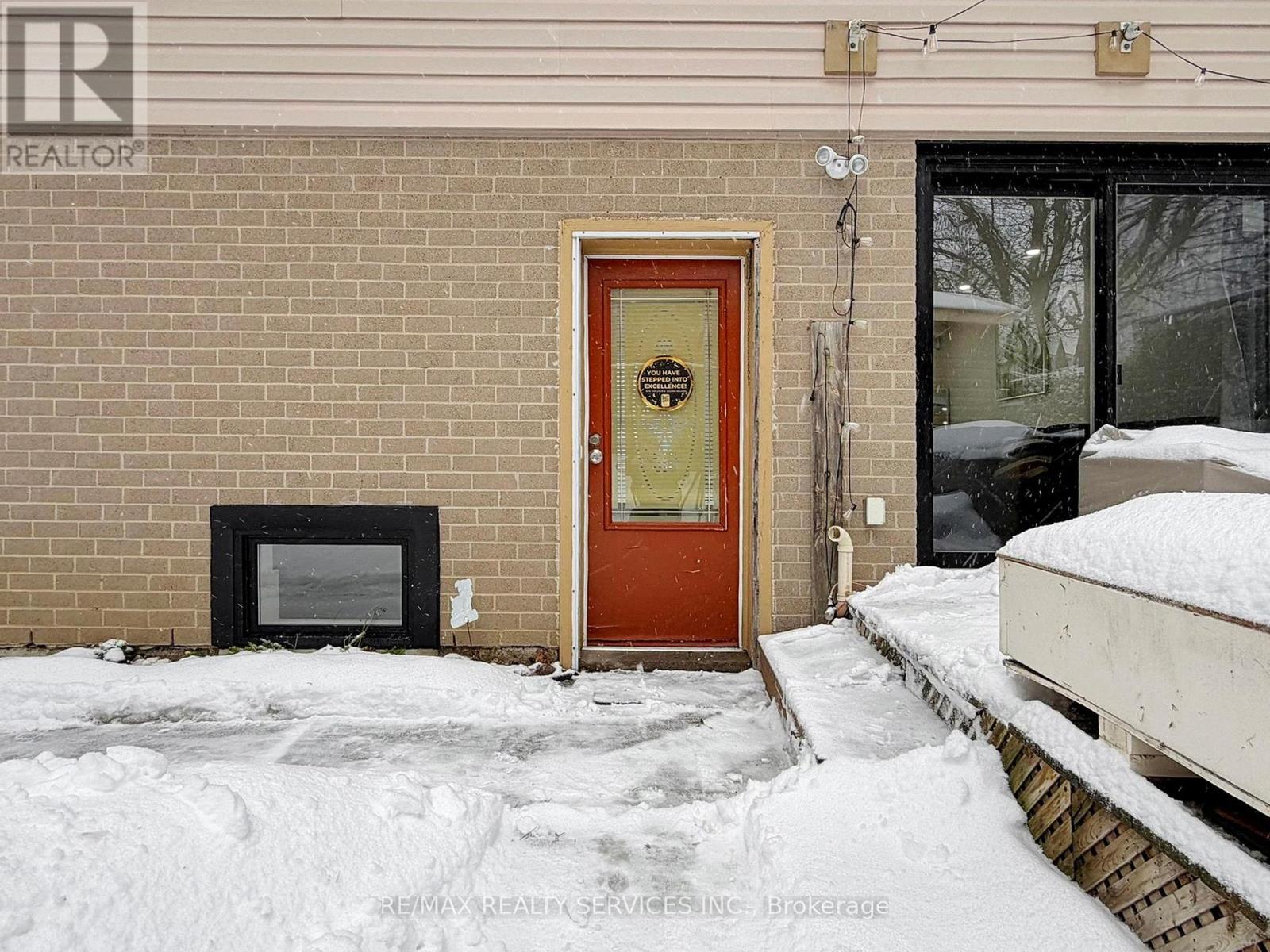 30 Haley Court, Brampton, Ontario  L6S 1N6 - Photo 35 - W12800652