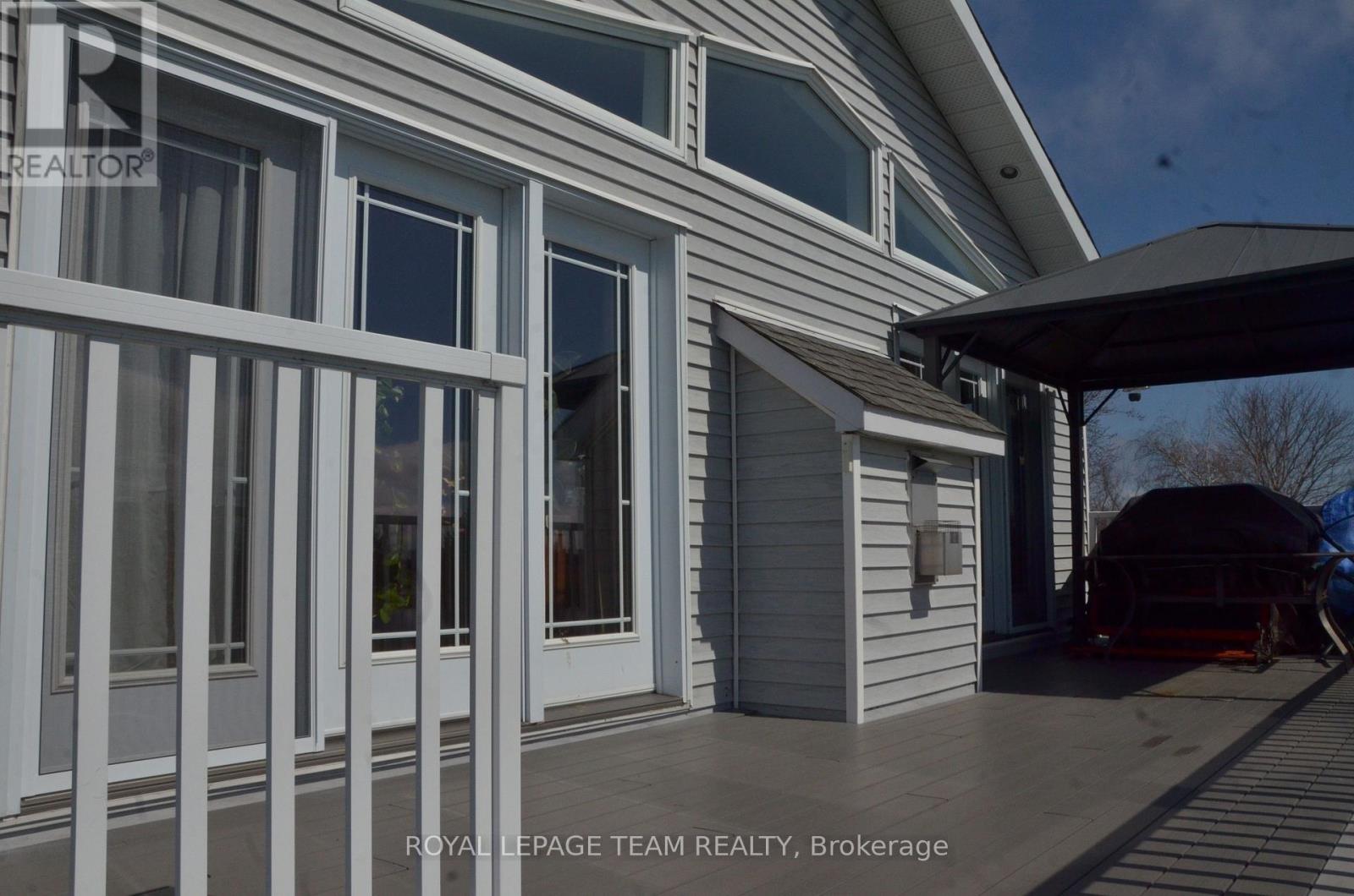 11708 Breezewood Avenue S, South Dundas, Ontario  K0C 1X0 - Photo 3 - X13009868