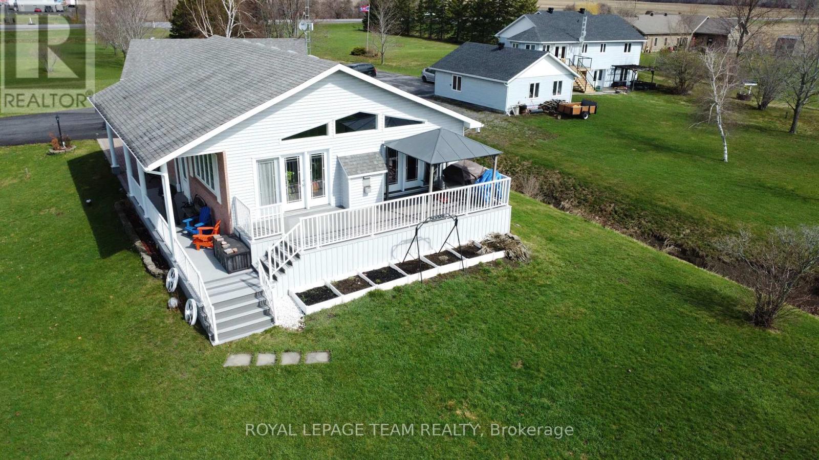 11708 Breezewood Avenue S, South Dundas, Ontario  K0C 1X0 - Photo 4 - X13009868