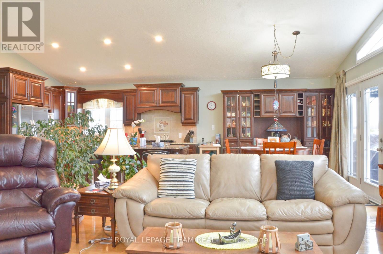 11708 Breezewood Avenue S, South Dundas, Ontario  K0C 1X0 - Photo 8 - X13009868