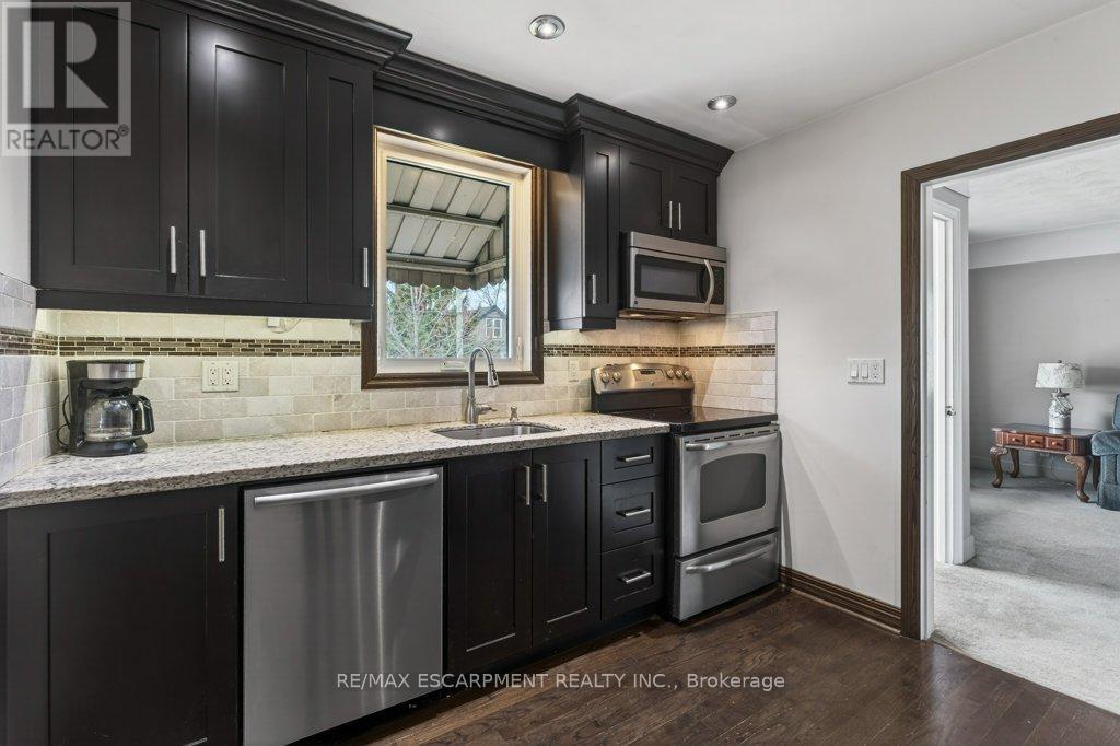 69 West 4th Street, Hamilton, Ontario  L9C 3M6 - Photo 8 - X12964606