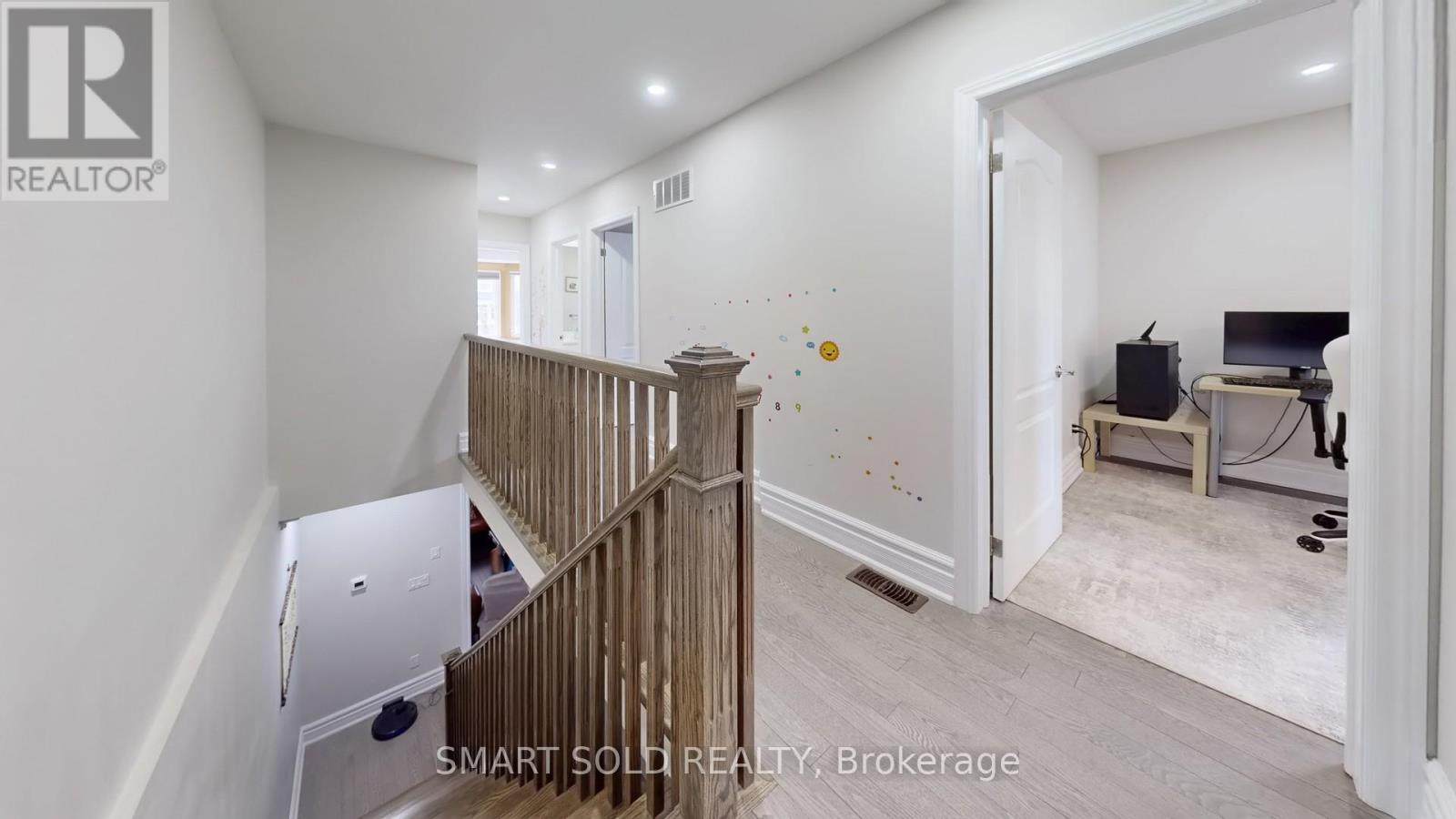 Main Flr + 2nd Flr - 1040 Ossington Avenue, Toronto, Ontario  M6G 3V6 - Photo 11 - W13015586