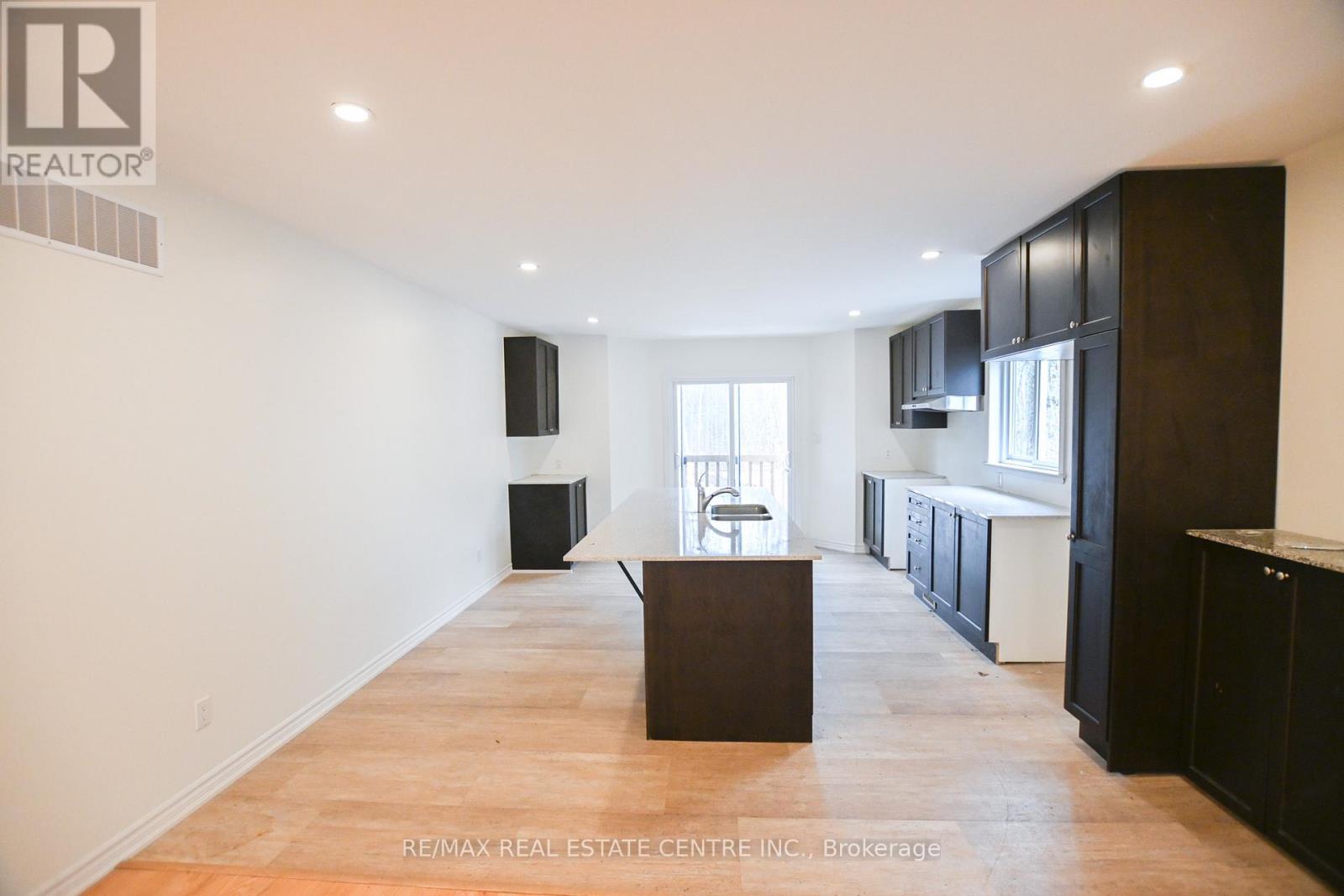 1078 South Kahshe Lake Road E, Gravenhurst, Ontario  P0E 1G0 - Photo 4 - X13015564