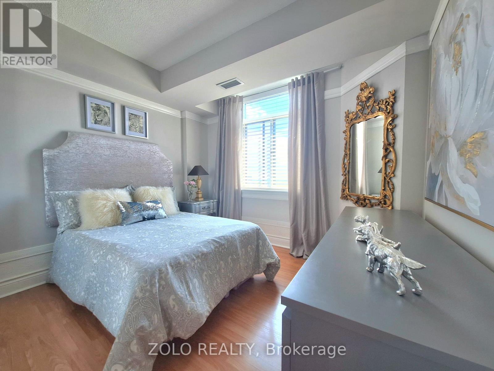 1001 - 300 Webb Drive, Mississauga, Ontario  L5B 3W3 - Photo 6 - W12881230