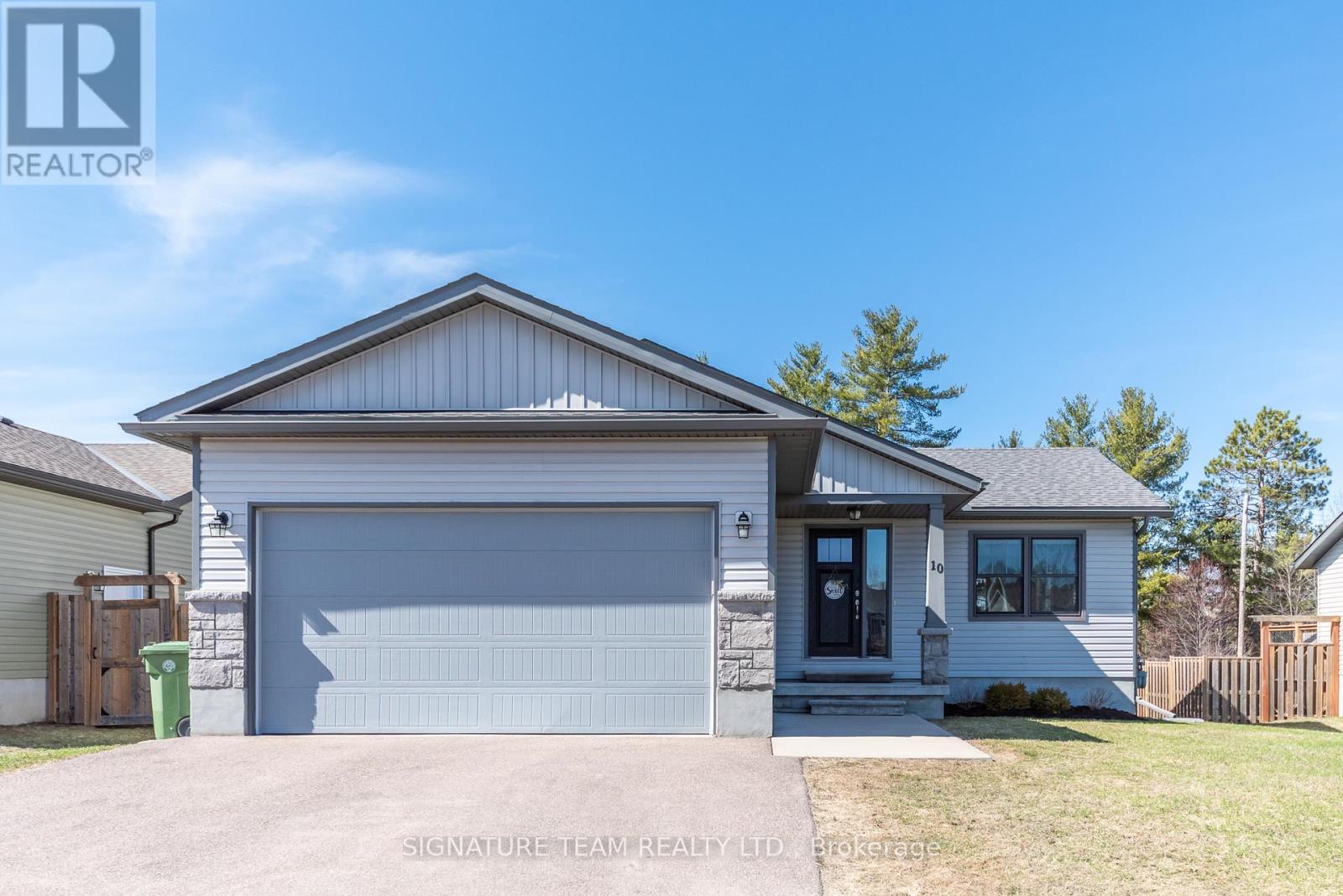 10 TERRANCE DRIVE, Petawawa, Ontario