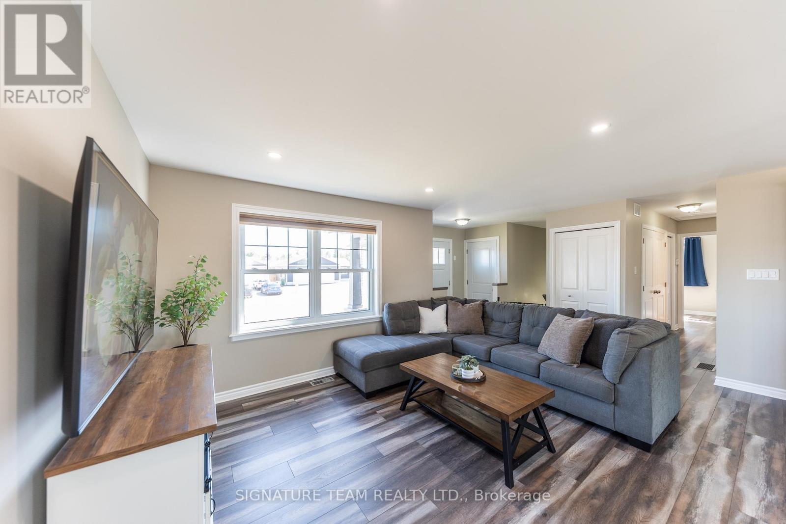 10 Terrance Drive, Petawawa, Ontario  K8H 0G3 - Photo 10 - X13015644