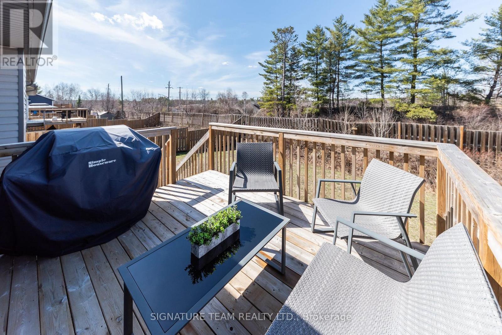 10 Terrance Drive, Petawawa, Ontario  K8H 0G3 - Photo 3 - X13015644