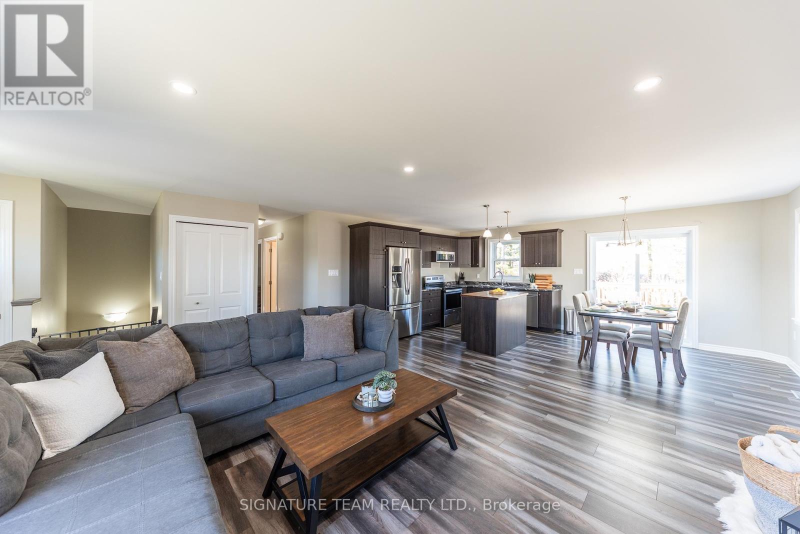 10 Terrance Drive, Petawawa, Ontario  K8H 0G3 - Photo 9 - X13015644