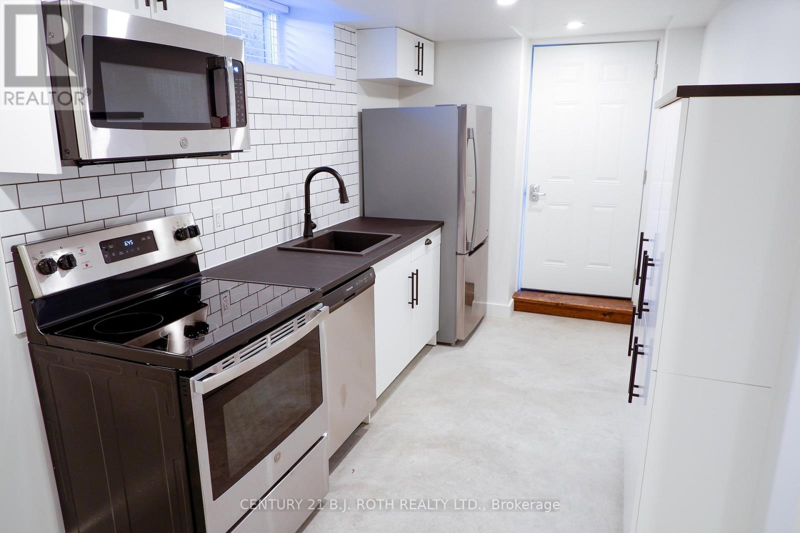 207 - 1370 Killarney Beach Road, Innisfil, Ontario  L0L 1W0 - Photo 2 - N13015608