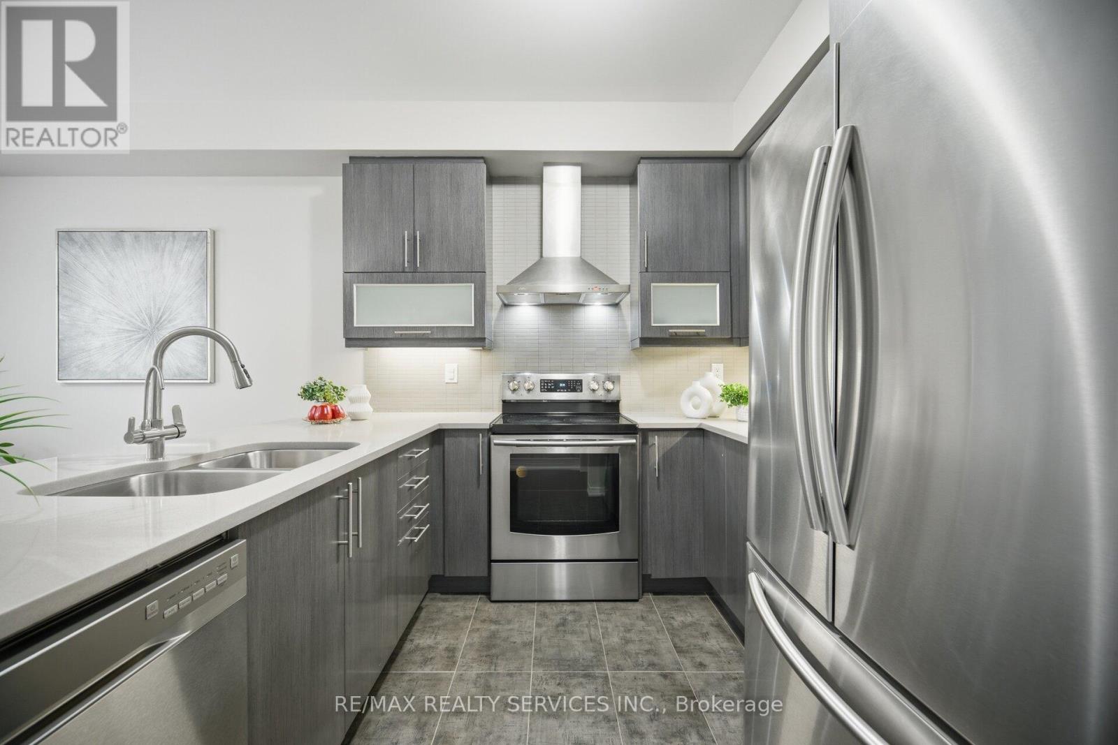 25 Baffin Crescent, Brampton, Ontario  L7A 4K7 - Photo 10 - W13015616