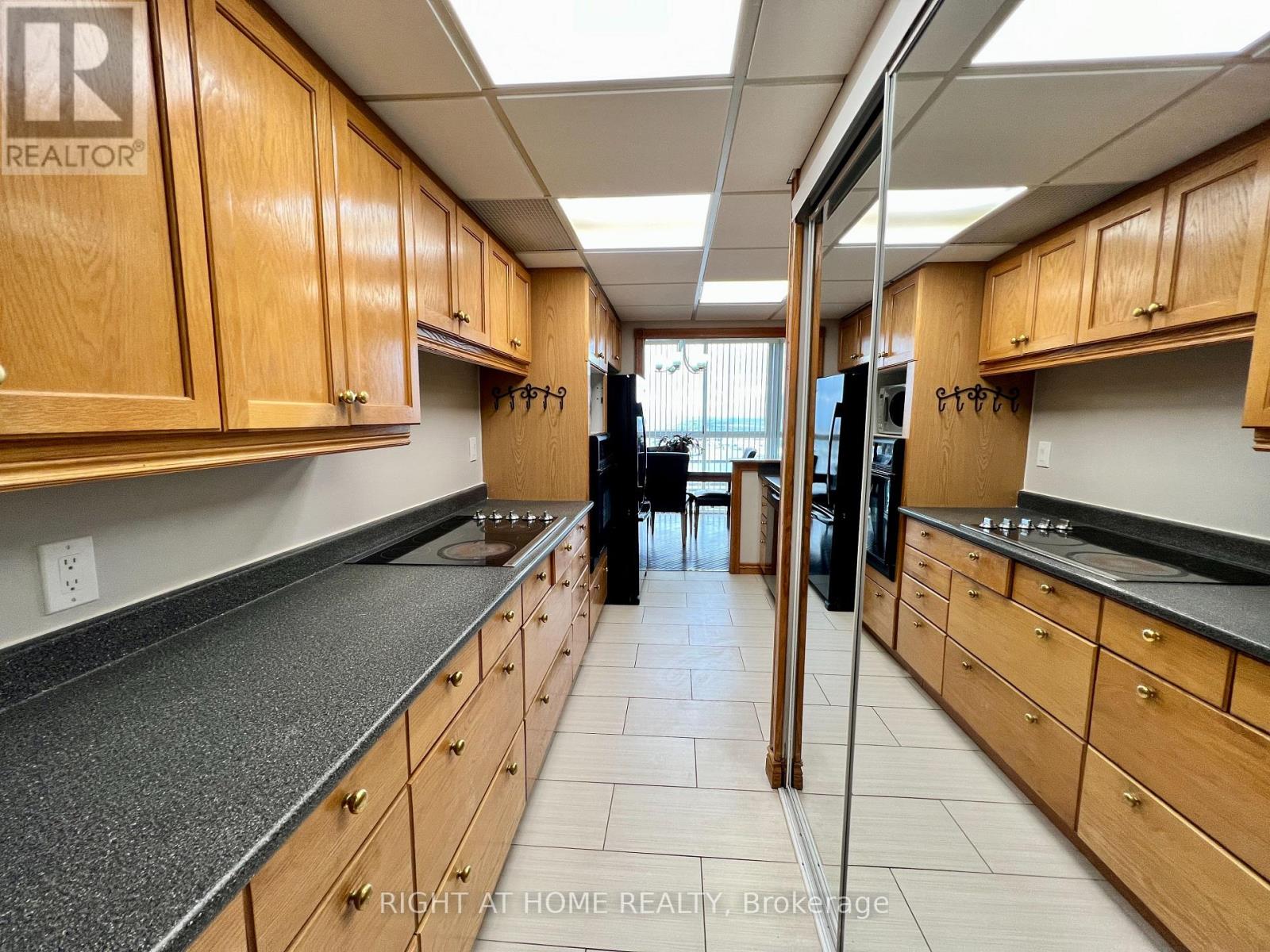 Ph6 - 3650 Kaneff Crescent, Mississauga, Ontario  L5A 4A1 - Photo 12 - W13015624