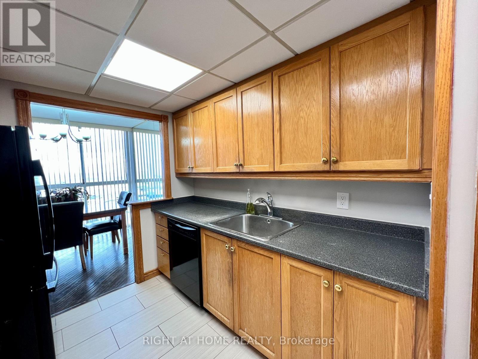 Ph6 - 3650 Kaneff Crescent, Mississauga, Ontario  L5A 4A1 - Photo 13 - W13015624