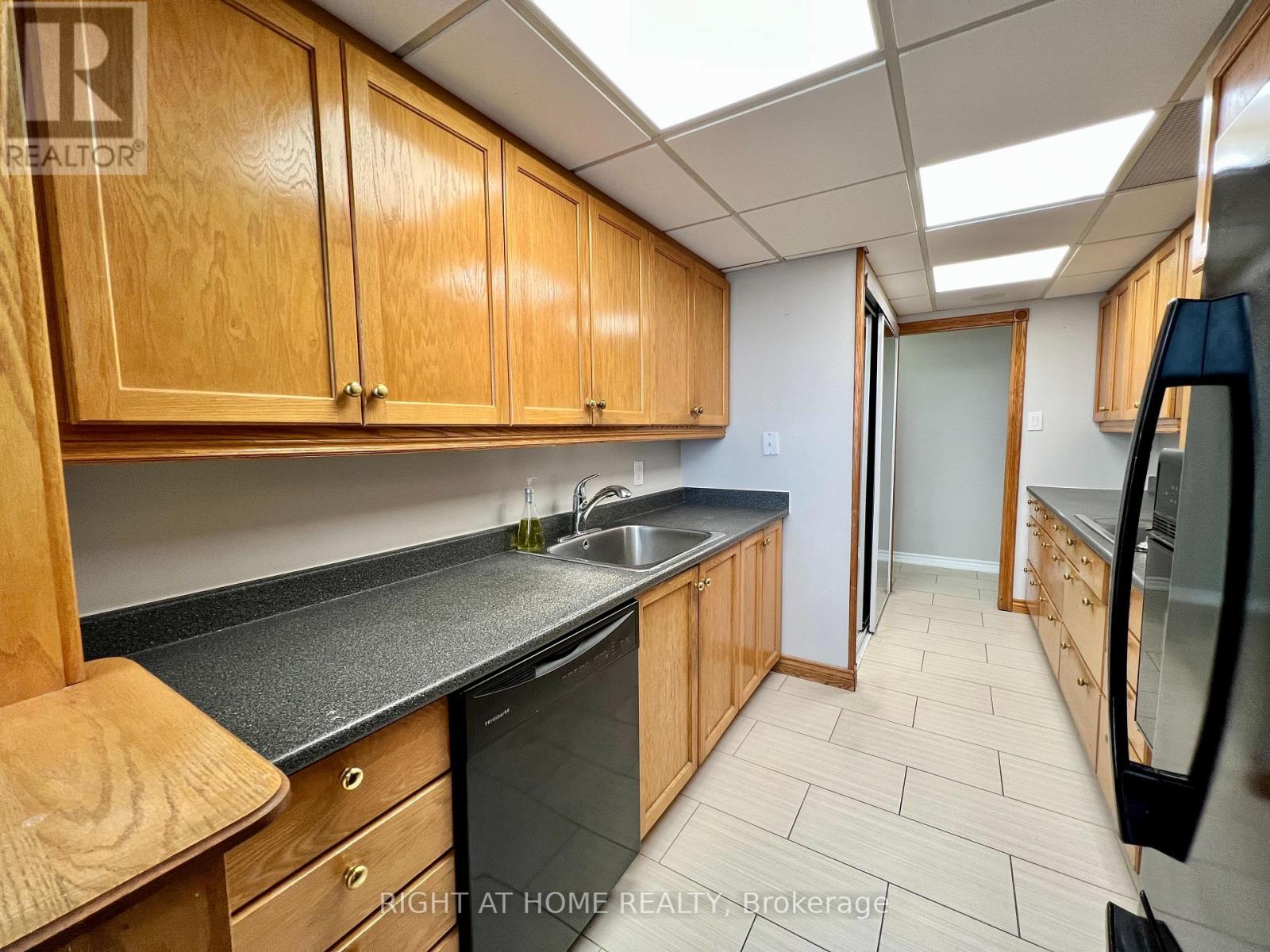 Ph6 - 3650 Kaneff Crescent, Mississauga, Ontario  L5A 4A1 - Photo 15 - W13015624