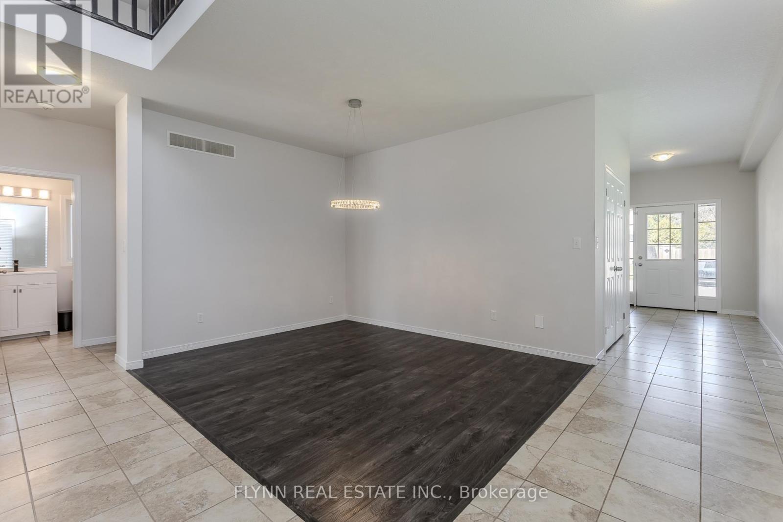 246 Woodway Trail, Norfolk, Ontario  N3Y 0C7 - Photo 8 - X13015648