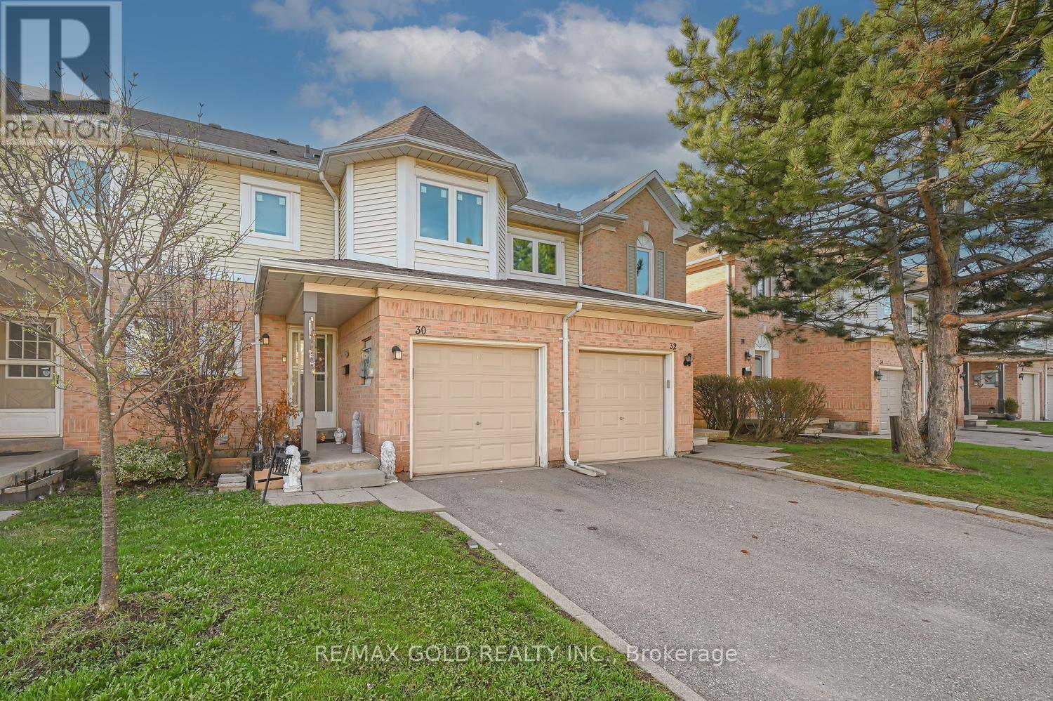 30 Wickstead Court, Brampton, Ontario  L6R 1N8 - Photo 3 - W13014788