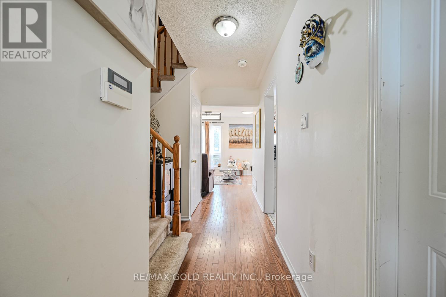 30 Wickstead Court, Brampton, Ontario  L6R 1N8 - Photo 7 - W13014788