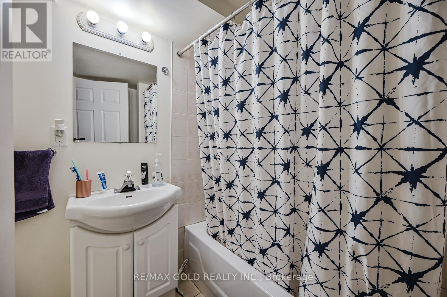 30 Wickstead Court, Brampton, Ontario  L6R 1N8 - Photo 45 - W13014788