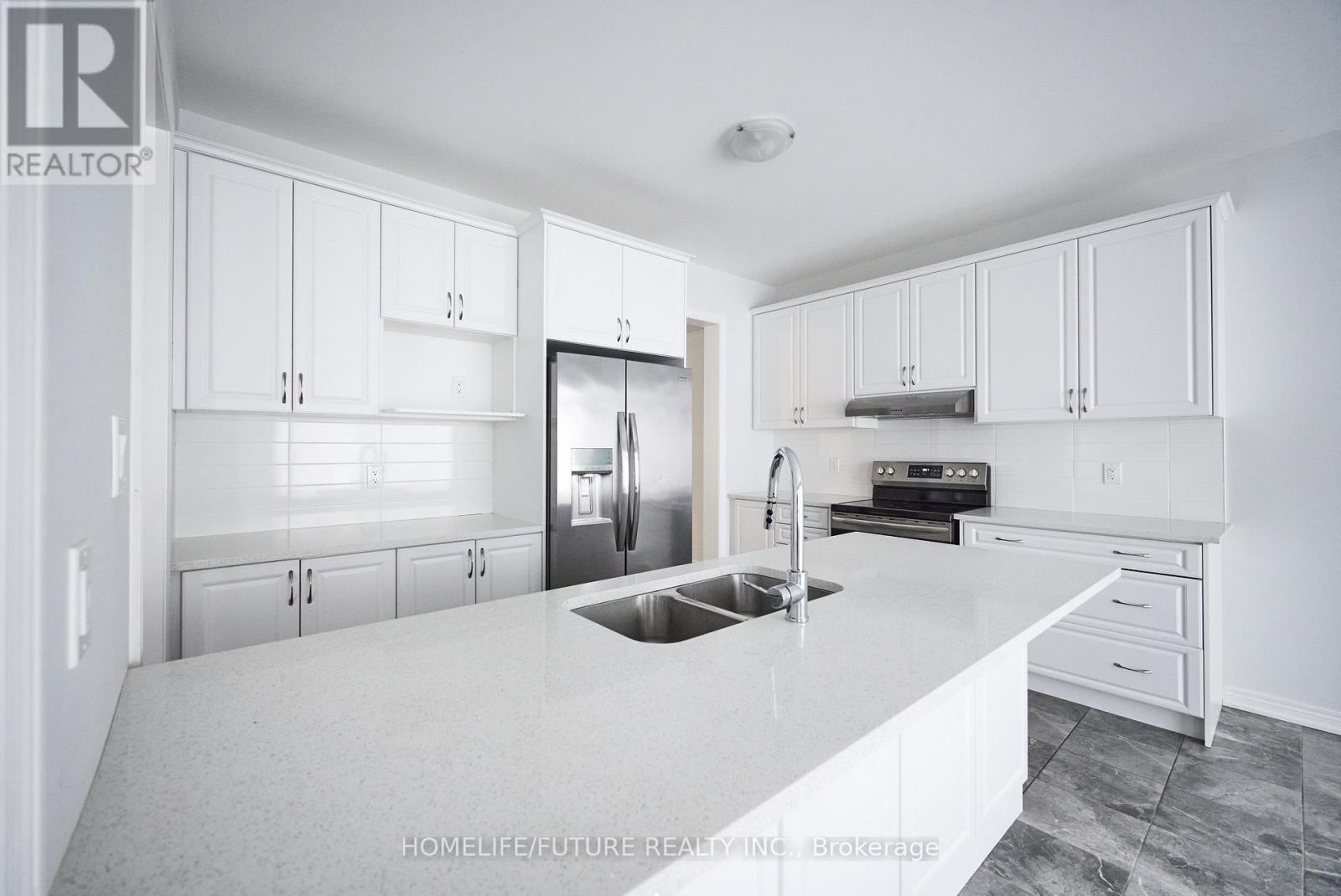 23 Faimira Avenue, Georgina, Ontario  L4P 0C2 - Photo 21 - N12893826