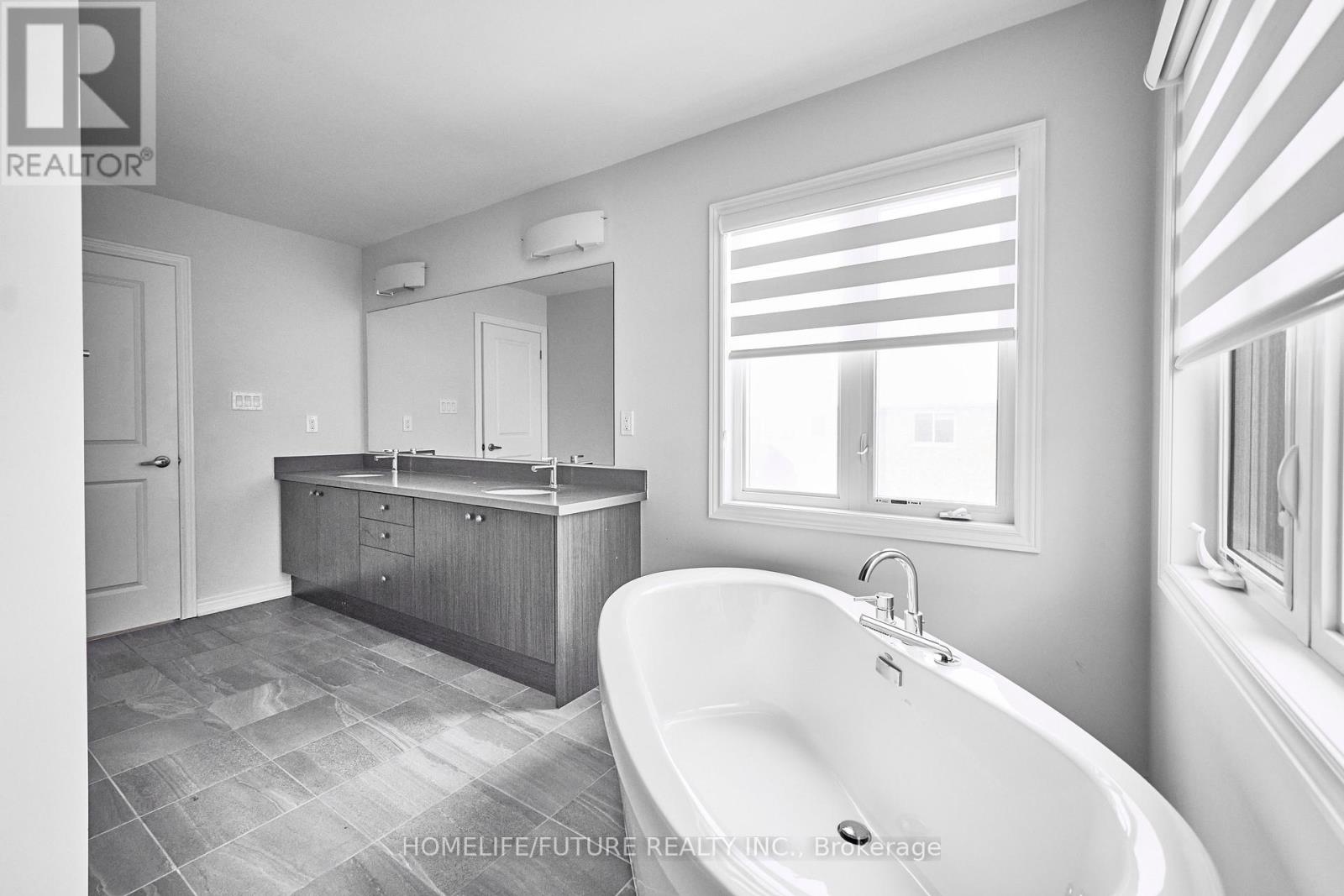 23 Faimira Avenue, Georgina, Ontario  L4P 0C2 - Photo 34 - N12893826